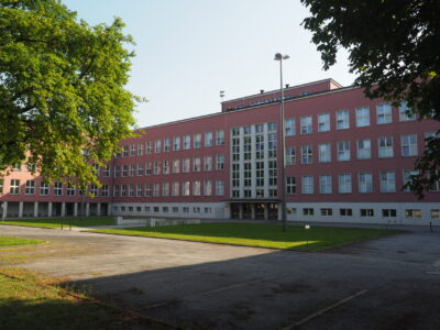 Julius-Ambrosius-Hülße Gymnasium in Dresden-Reick